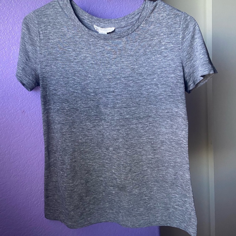 Forever 21 Gray women’s T-shirt  Size-Small